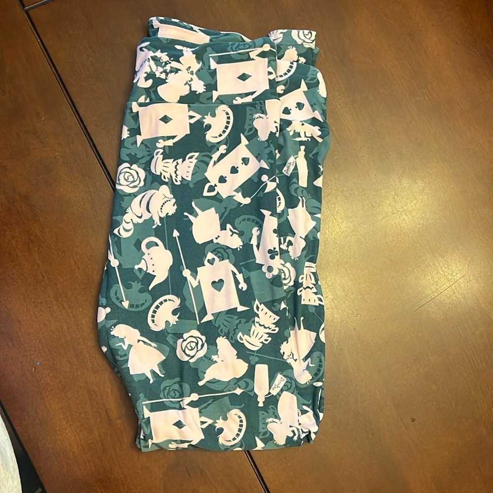 Lularoe Alice in Wonderland leggings